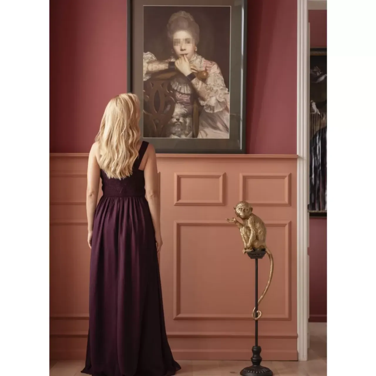 Bilder-KARE Design Bild Frame Incognito Sitting Countess 112X82