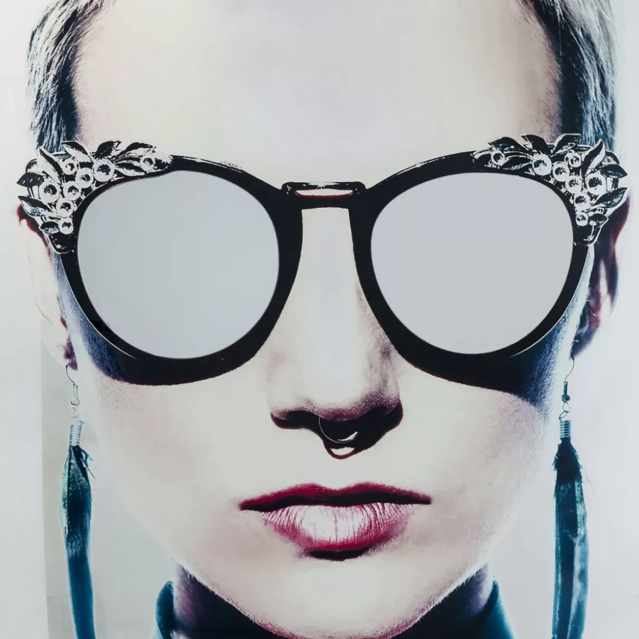 Bilder-KARE Design Bild Glas Metallic Girlie 120X120Cm