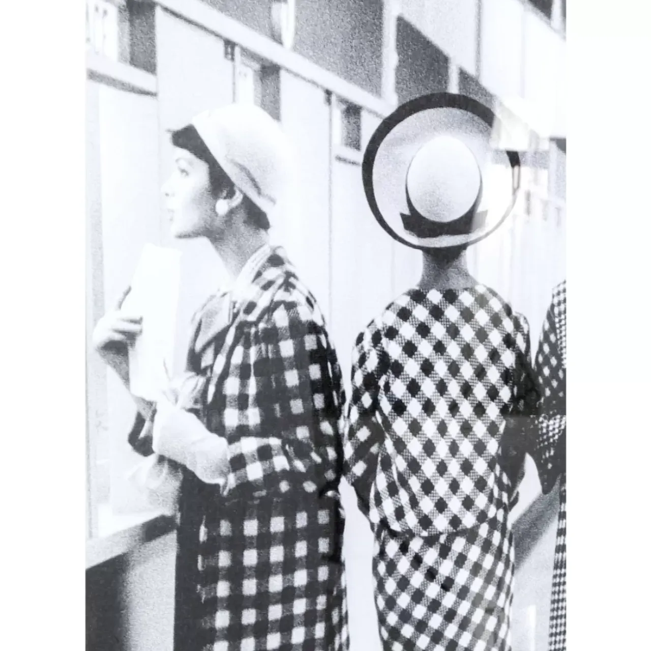 Bilder-KARE Design Gerahmtes Bild Book Club 105X85Cm