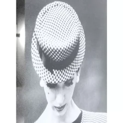 Bilder-KARE Design Gerahmtes Bild Reading Beauty 85X105Cm